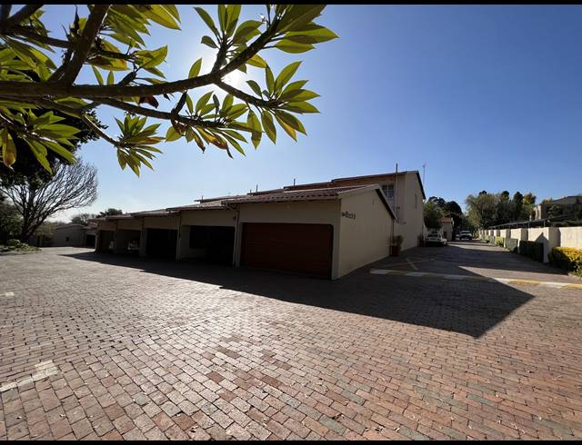 3 BEDROOM DUPLEX FOR SALE IN BRYANSTON
